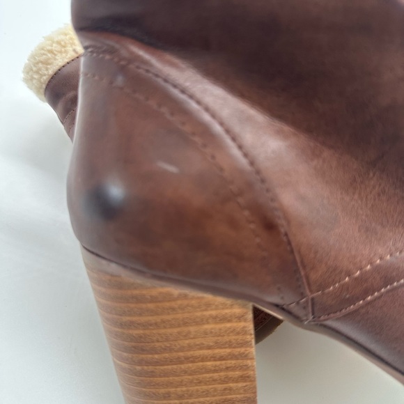 EUC Womens Restricted Short Ankle  Boots Heels Brown Cream " Fur" 7.5 7 1/2 - Picture 6 of 6